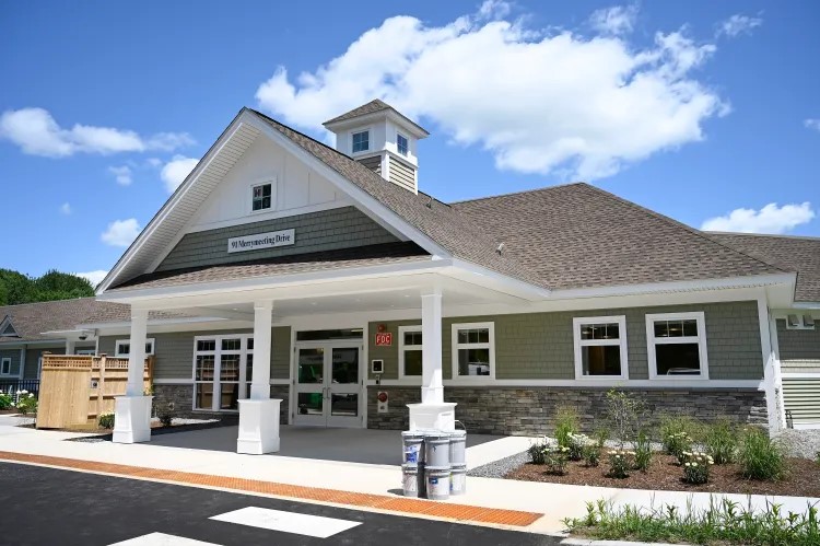 Fallbrook Commons nursing home in PORTLAND, ME - Photo 2 of 5