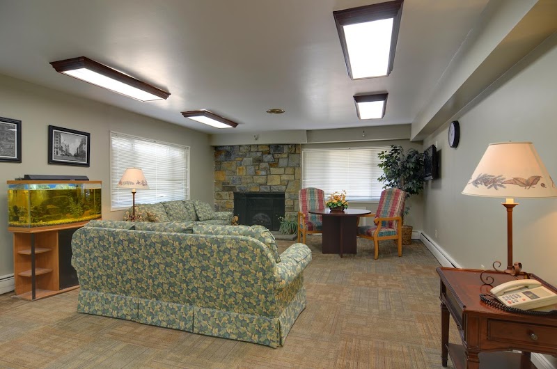 WHITE OAK REHABILITATION AND NURSING CENTER nursing home in HYATTSVILLE, MD - Photo 3 of 5