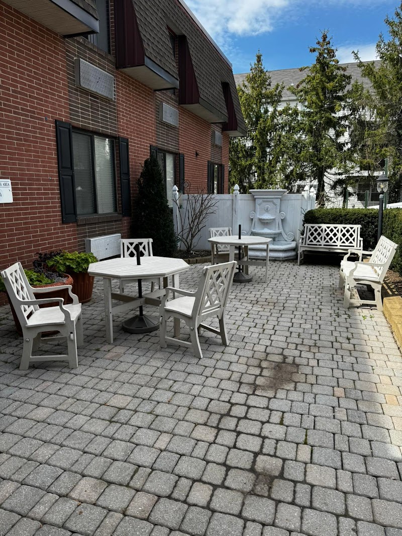 TOWSON  REHABILITATION AND HEALTHCARE CENTER nursing home in TOWSON, MD - Photo 4 of 10