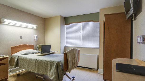 AUTUMN LAKE HEALTHCARE AT RUXTON nursing home in TOWSON, MD - Photo 4 of 5