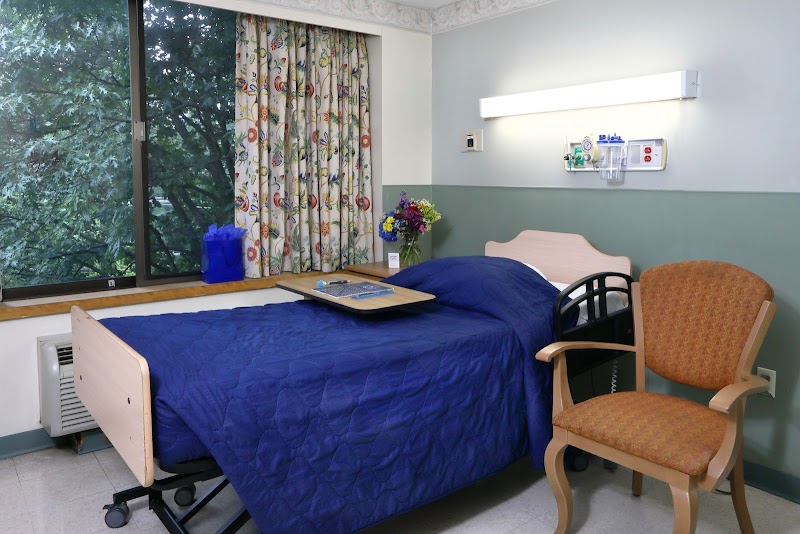 COMPLETE CARE AT MULTI MEDICAL CENTER LLC nursing home in TOWSON, MD - Photo 3 of 10