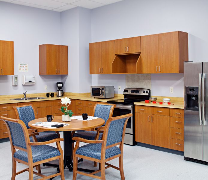 DOCTORS COMMUNITY REHABILITATION AND PATIENT CARE nursing home in LANHAM, MD - Photo 3 of 5