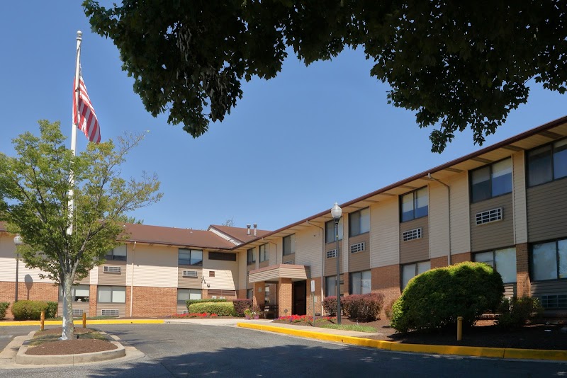 COMPLETE CARE AT HERITAGE LLC nursing home in DUNDALK, MD - Photo 2 of 5