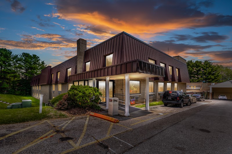 AUTUMN LAKE HEALTHCARE AT BIRCH MANOR nursing home in SYKESVILLE, MD - Photo 3 of 5