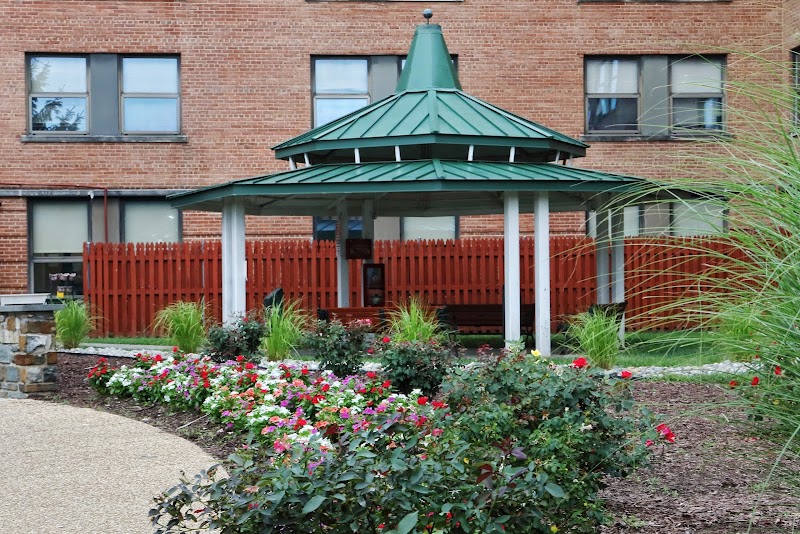 COMPLETE CARE AT HYATTSVILLE nursing home in HYATTSVILLE, MD - Photo 2 of 5