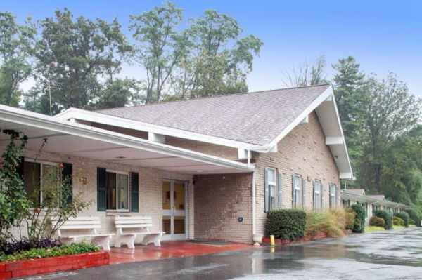 FOX CHASE HEALTHCARE nursing home in SILVER SPRING, MD - Photo 4 of 5