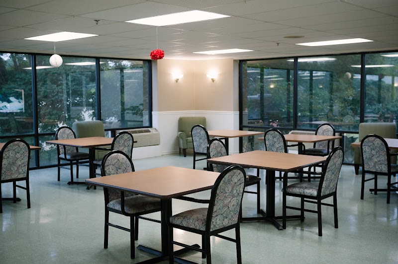 AUTUMN LAKE HEALTHCARE AT ALICE MANOR nursing home in BALTIMORE, MD - Photo 3 of 5