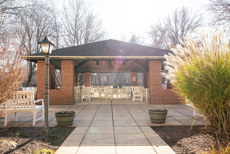 ADVANCED REHAB AT AUTUMN LAKE HEALTHCARE nursing home in LUTHERVILLE, MD - Photo 5 of 10