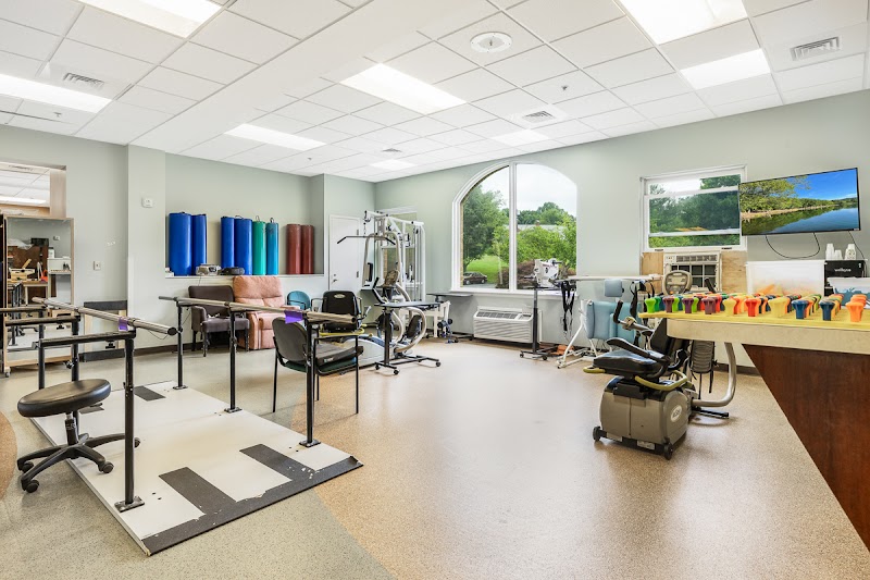 AUTUMN LAKE HEALTHCARE AT OAK MANOR nursing home in BURTONSVILLE, MD - Photo 4 of 5