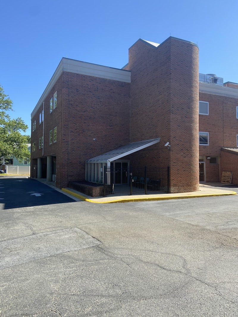 CRESCENT CITIES NURSING & REHABILITATION CENTER nursing home in RIVERDALE, MD - Photo 3 of 5