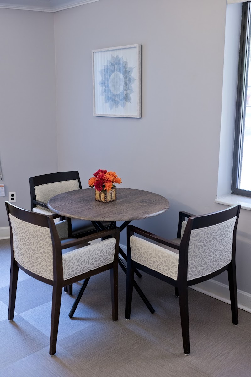 AUTUMN LAKE HEALTHCARE AT OAKVIEW nursing home in SILVER SPRING, MD - Photo 4 of 5