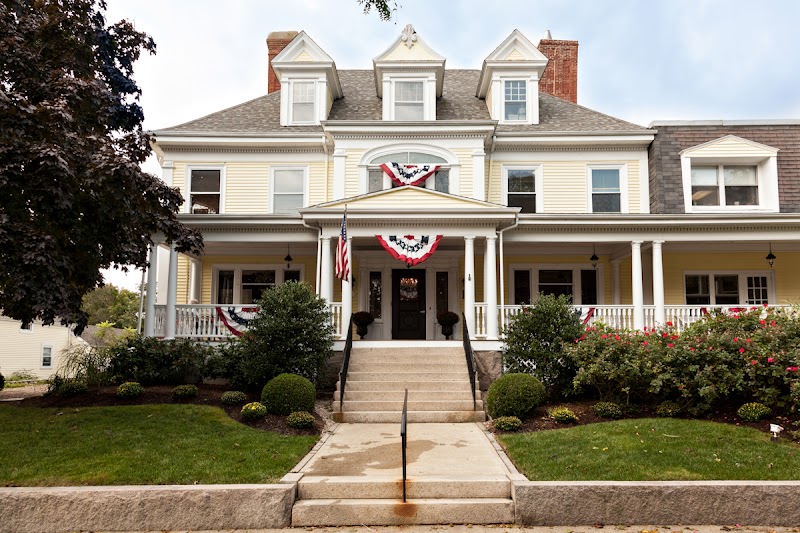 ROYAL OF FAIRHAVEN NURSING CENTER nursing home in FAIRHAVEN, MA - Photo 2 of 5