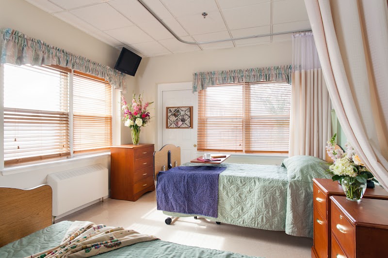 ROYAL OF FAIRHAVEN NURSING CENTER nursing home in FAIRHAVEN, MA - Photo 3 of 5