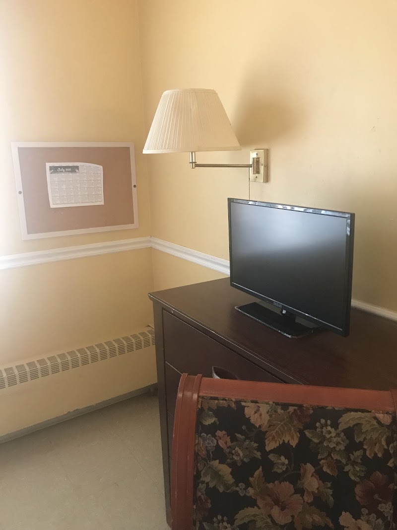 SAUGUS CENTER nursing home in SAUGUS, MA - Photo 5 of 5