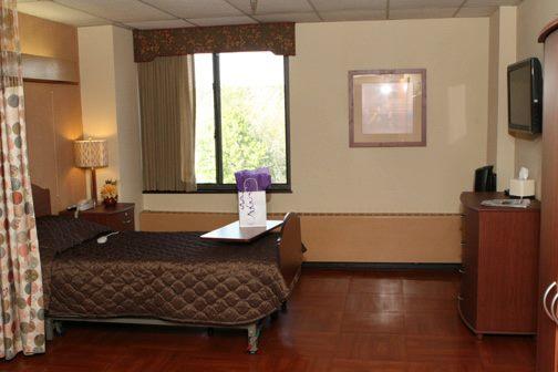 M I NURSING & RESTORATIVE CENTER nursing home in LAWRENCE, MA - Photo 5 of 10