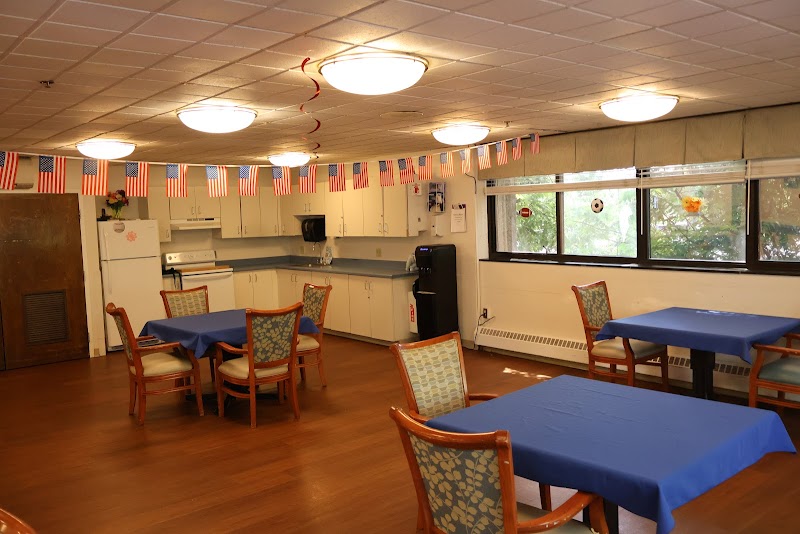 ADVINIACARE NEWTON WELLESLEY nursing home in WELLESLEY, MA - Photo 4 of 5