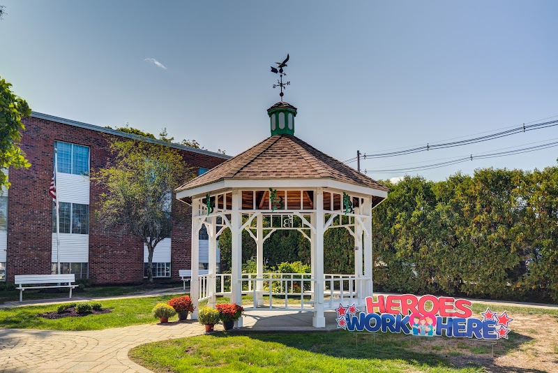 BRENTWOOD REHABILITATION AND HEALTHCARE CTR (THE) nursing home in DANVERS, MA - Photo 5 of 10