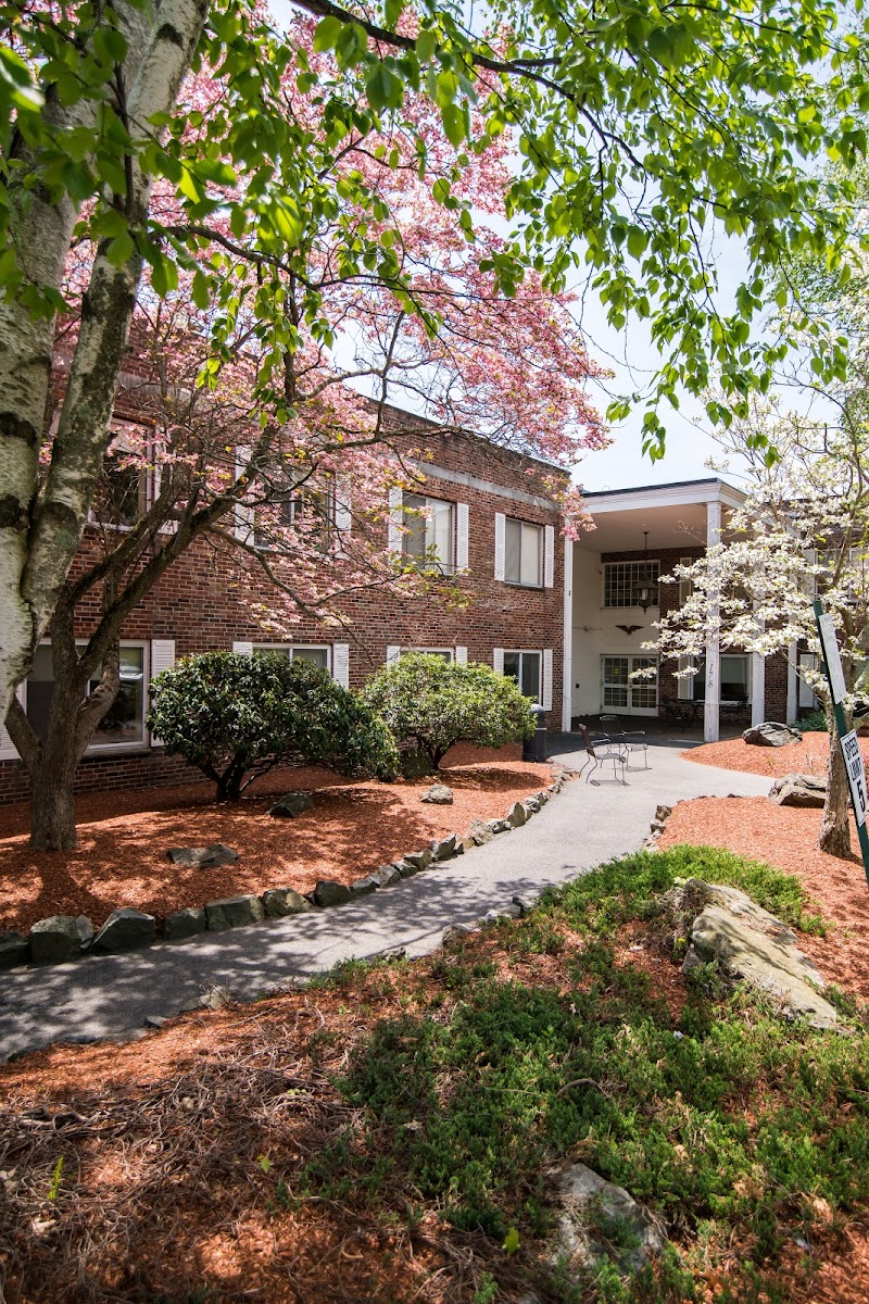 CARE ONE AT LEXINGTON nursing home in LEXINGTON, MA - Photo 4 of 5