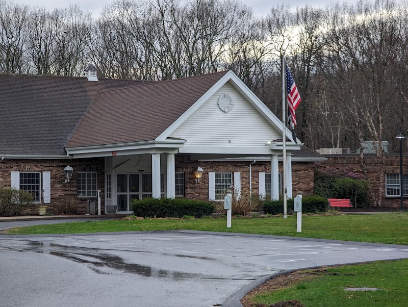 CHESTNUT HILL OF EAST LONGMEADOW nursing home in EAST LONGMEADOW, MA - Photo 3 of 5
