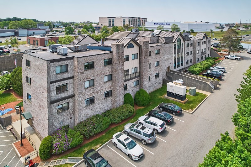 CARE ONE AT PEABODY nursing home in PEABODY, MA - Photo 5 of 10