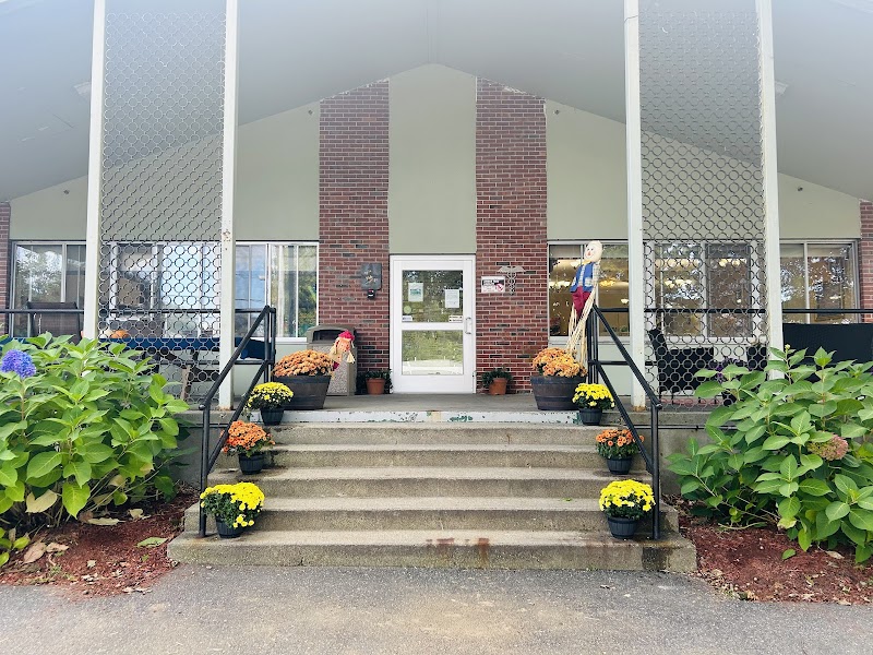 POET'S SEAT HEALTHCARE CENTER nursing home in GREENFIELD, MA - Photo 4 of 5