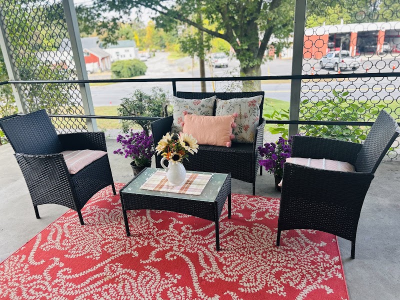 POET'S SEAT HEALTHCARE CENTER nursing home in GREENFIELD, MA - Photo 5 of 5