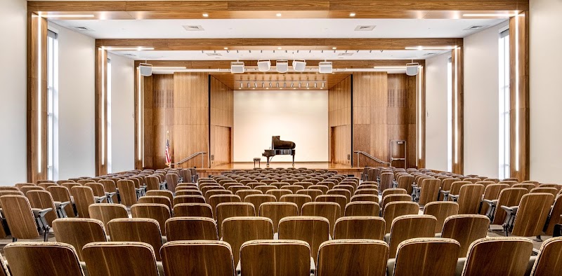 BROOKHAVEN AT LEXINGTON nursing home in LEXINGTON, MA - Photo 4 of 10