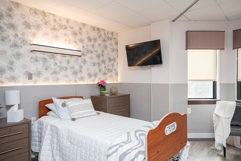 CLIFTON REHABILITATION NURSING CENTER nursing home in SOMERSET, MA - Photo 3 of 10