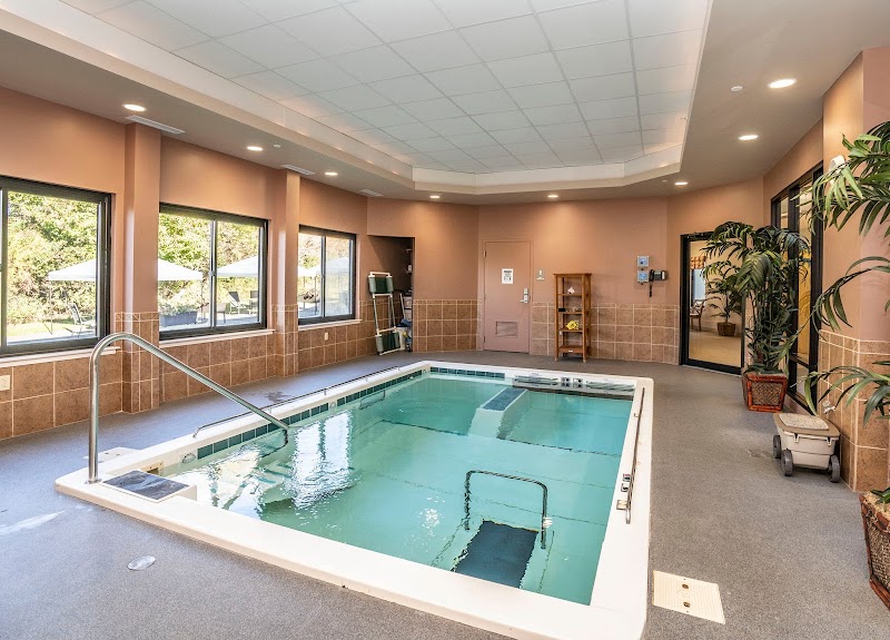 CLIFTON REHABILITATION NURSING CENTER nursing home in SOMERSET, MA - Photo 4 of 10