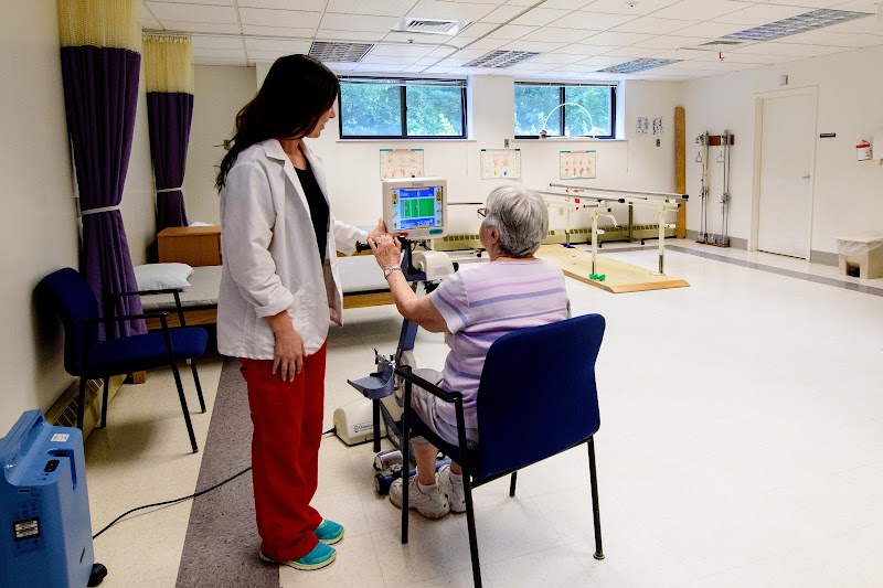 MEDWAY COUNTRY MANOR SKILLED NURSING & REHABILITAT nursing home in MEDWAY, MA - Photo 4 of 5