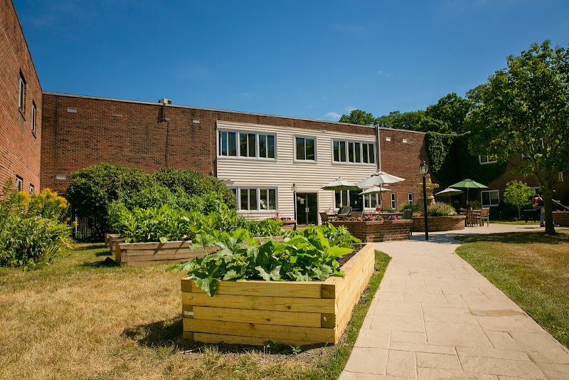 BRIARWOOD REHABILITATION & HEALTHCARE CENTER nursing home in NEEDHAM, MA - Photo 5 of 10