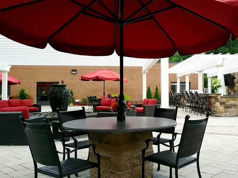 CARE ONE AT WILMINGTON nursing home in WILMINGTON, MA - Photo 2 of 10