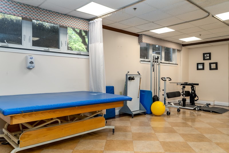 CARE ONE AT BROOKLINE nursing home in BROOKLINE, MA - Photo 2 of 5