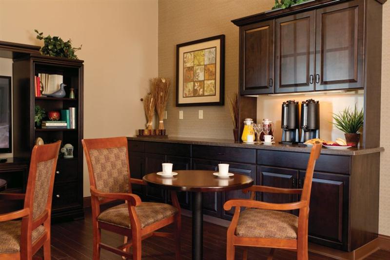 REGALCARE AT GLEN RIDGE nursing home in MEDFORD, MA - Photo 4 of 5