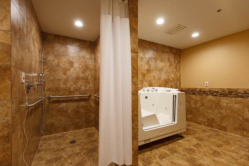 LIFE CARE CENTER OF THE NORTH SHORE nursing home in LYNN, MA - Photo 4 of 10