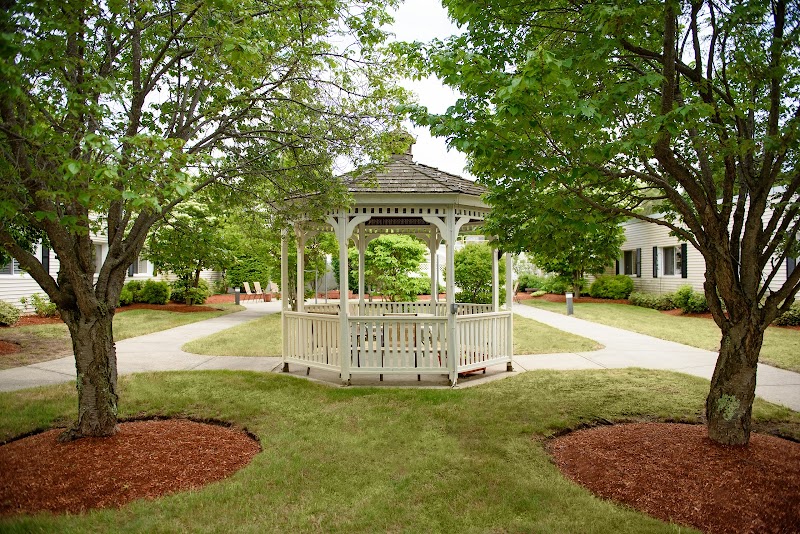 LIFE CARE CENTER OF MERRIMACK VALLEY nursing home in BILLERICA, MA - Photo 3 of 5