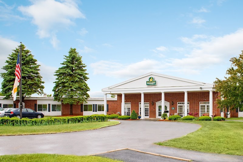 LIFE CARE CENTER OF NASHOBA VALLEY nursing home in LITTLETON, MA - Photo 2 of 10