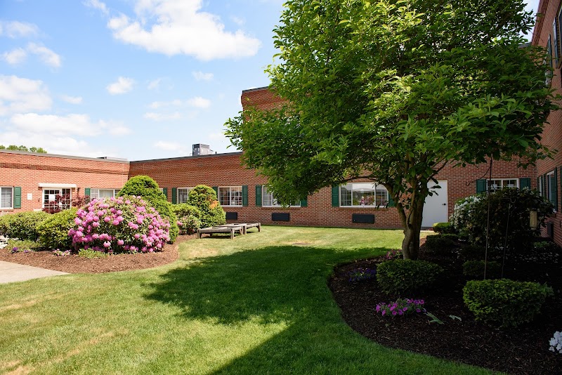 LIFE CARE CENTER OF AUBURN nursing home in AUBURN, MA - Photo 2 of 5