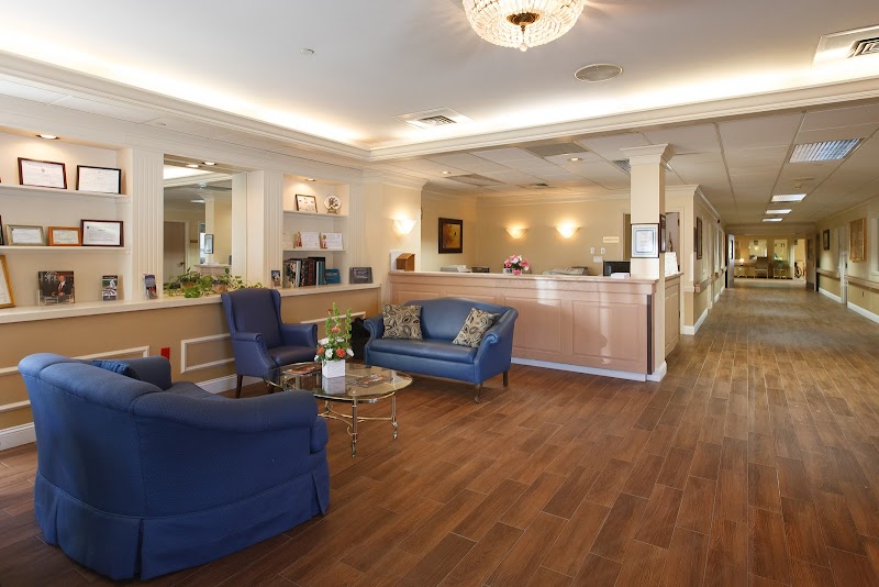 LIFE CARE CENTER OF AUBURN nursing home in AUBURN, MA - Photo 4 of 5