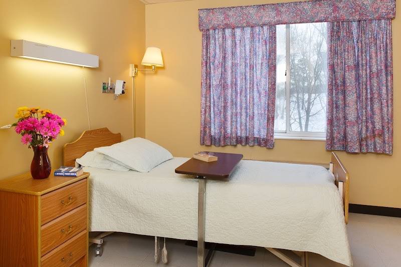 LIFE CARE CENTER OF PLYMOUTH nursing home in PLYMOUTH, MA - Photo 5 of 10