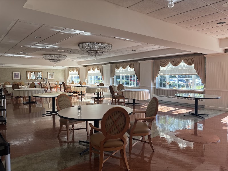 OAK KNOLL REHABILITATION AND HEALTHCARE CENTER nursing home in FRAMINGHAM, MA - Photo 4 of 5