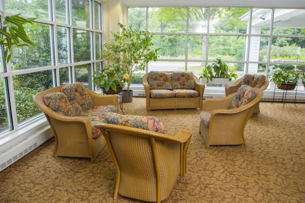 LOOMIS LAKESIDE AT REEDS LANDING nursing home in SPRINGFIELD, MA - Photo 5 of 10