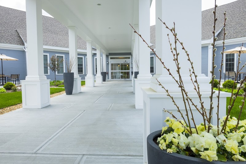 THE COMMONS SKILLED NURSING & REHABILITATION nursing home in LINCOLN, MA - Photo 2 of 7