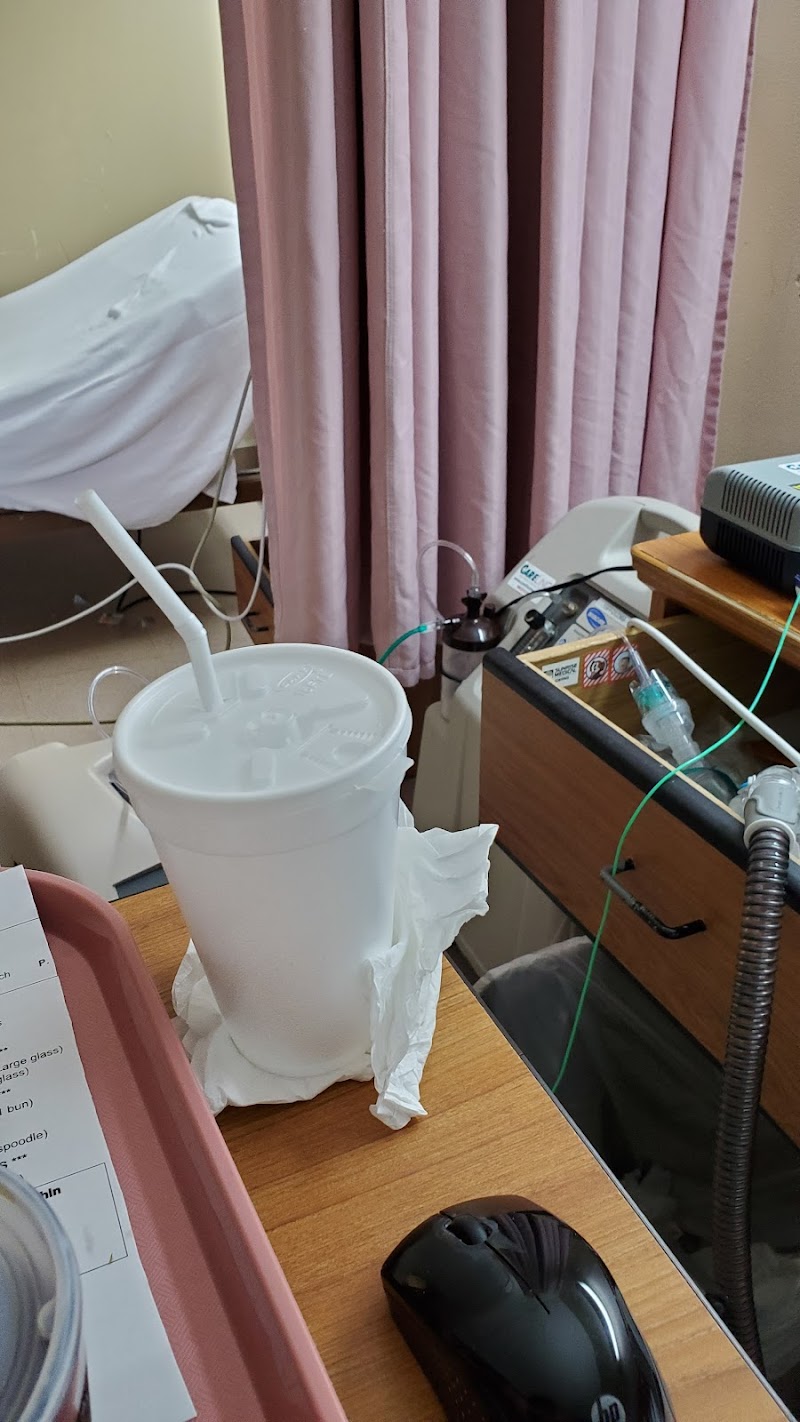 South Lyon Senior Care and Rehab Center nursing home in South Lyon, MI - Photo 4 of 10