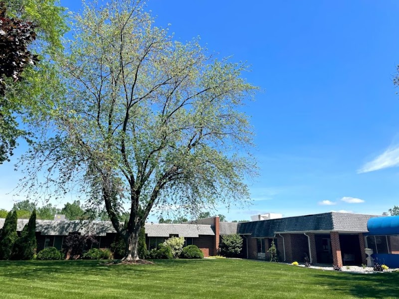 Majestic Care of Flushing nursing home in Flushing, MI - Photo 3 of 5