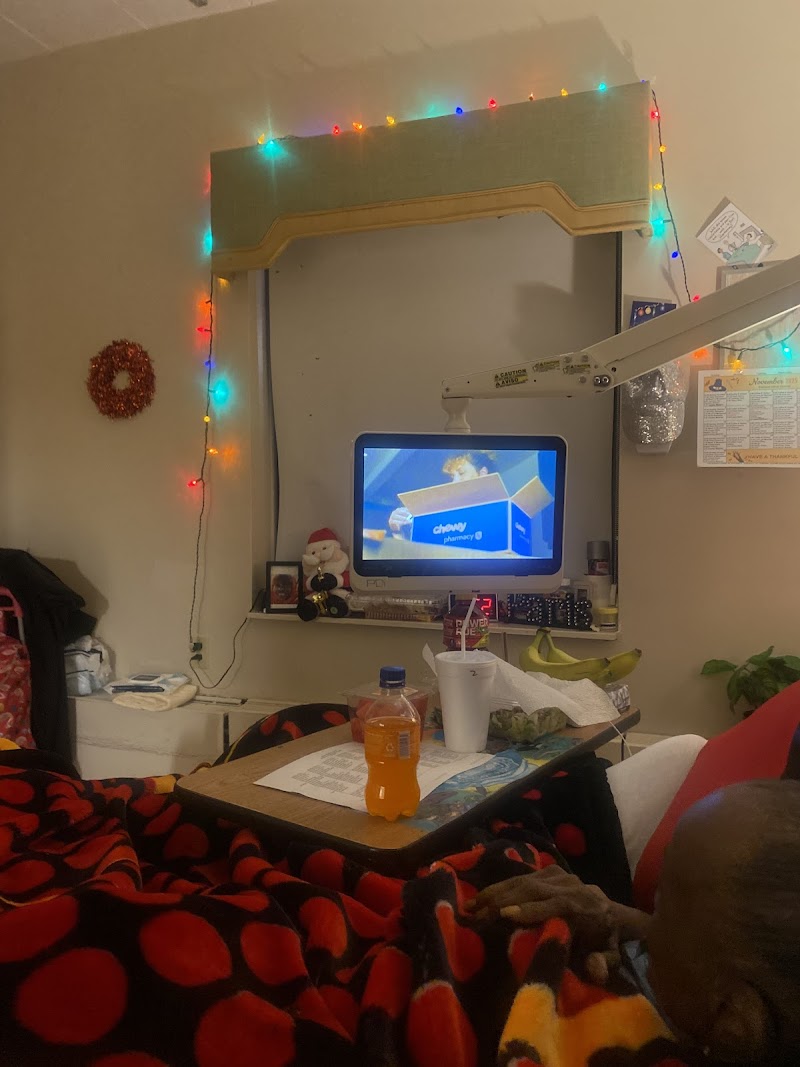 Briarwood Nursing and Rehabilitation nursing home in Flint, MI - Photo 2 of 4