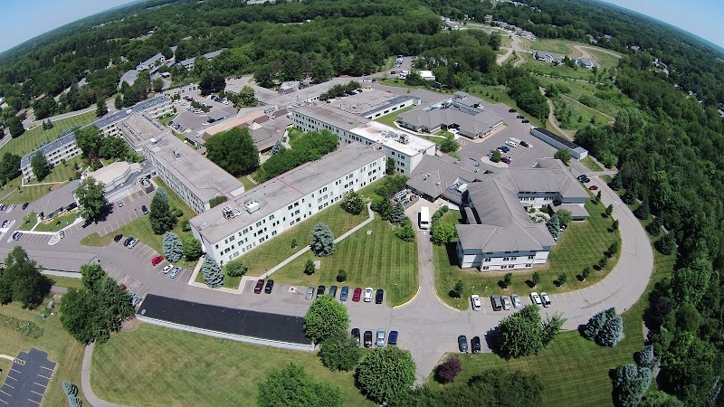 Friendship Village nursing home in Kalamazoo, MI - Photo 3 of 10