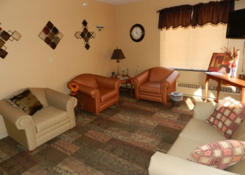 Mission Point Nursing & Physical Rehabilitation Ce nursing home in Cedar Springs, MI - Photo 4 of 5