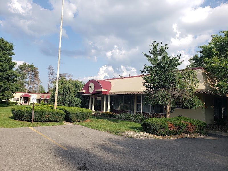 The Villa at Silverbell Estates nursing home in Orion, MI - Photo 2 of 5