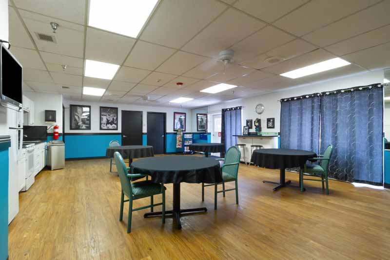 Mission Point Nursing & Physical Rehabilitation Ce nursing home in Clinton Township, MI - Photo 3 of 5